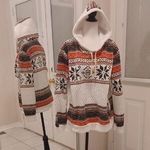 Cozy White Hoodie With Nordic Pattern - Size XXL